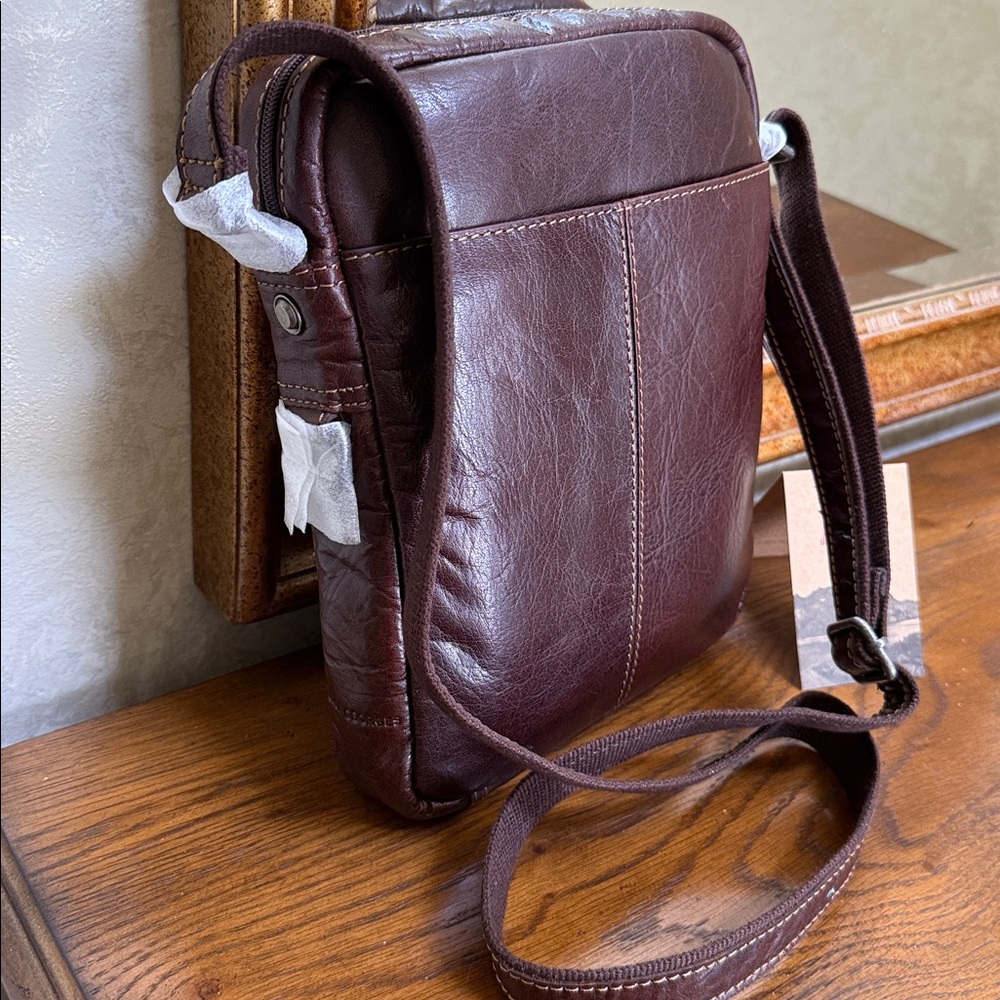 Men's/Unisex Jack George’s Brown Leather zippered Crossbody Bag w/Ft Zip Pocket. - Picture 2 of 15